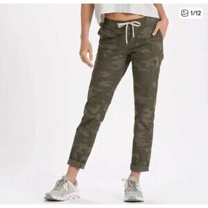 Vuori Women’s Ripstop Jogger Pant in Camo Size Medium